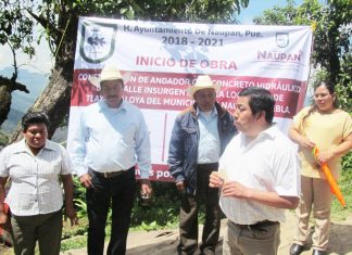 En Tlaxpanaloya con la autoridad auxiliar Natalio Calderón el presidente Valerio Escorcia inició pavimento con concreto hidráulico para la calle Insurgentes