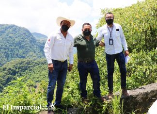 EN ZIHUATEUTLA CAMINOS DIGNOS Y SEGUROS PARA UNIR A LOS PUEBLOS.