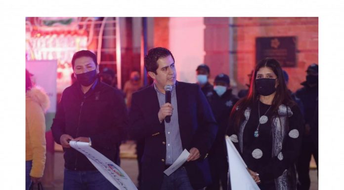 Lorenzo Rivera, entrega el primer lote de vehículos para patrullaje a la Secretaria de Seguridad del municipio.